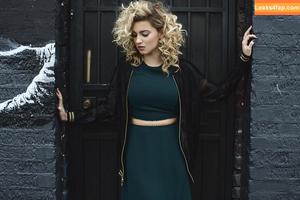 Tori Kelly photo #0077