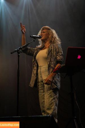 Tori Kelly photo #0157