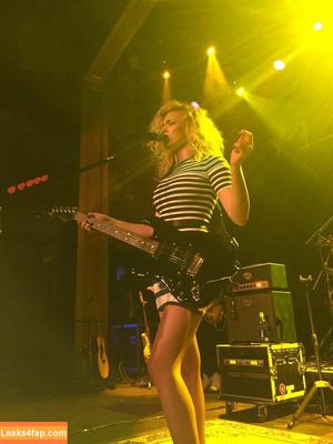 Tori Kelly photo #0158