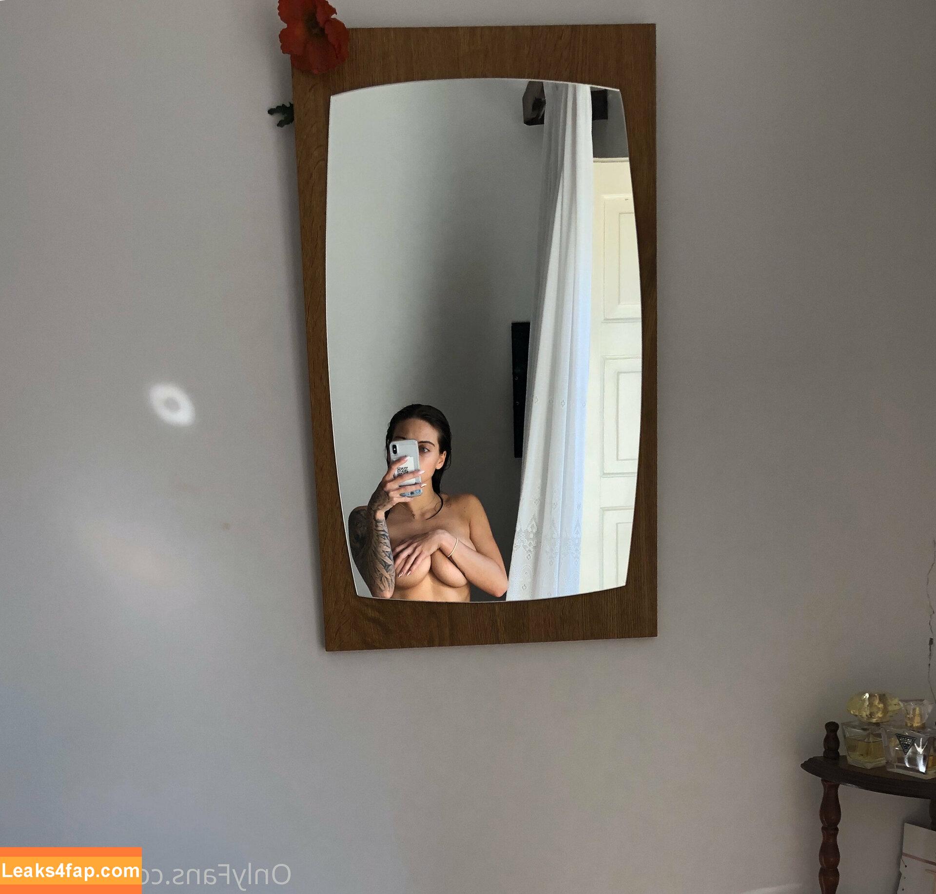 torivikk /  leaked photo photo #0002