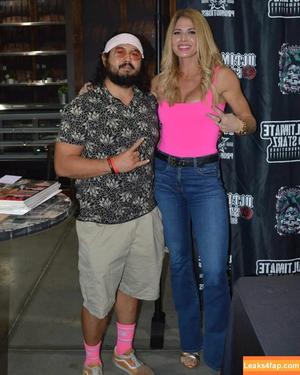 Torrie Wilson photo #1374