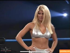 Torrie Wilson photo #2095