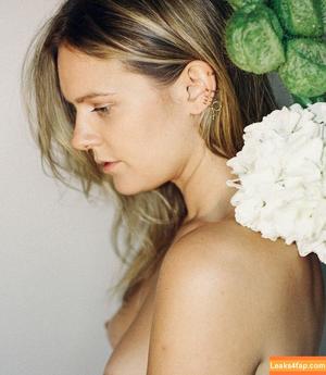 Tove Lo photo #0327