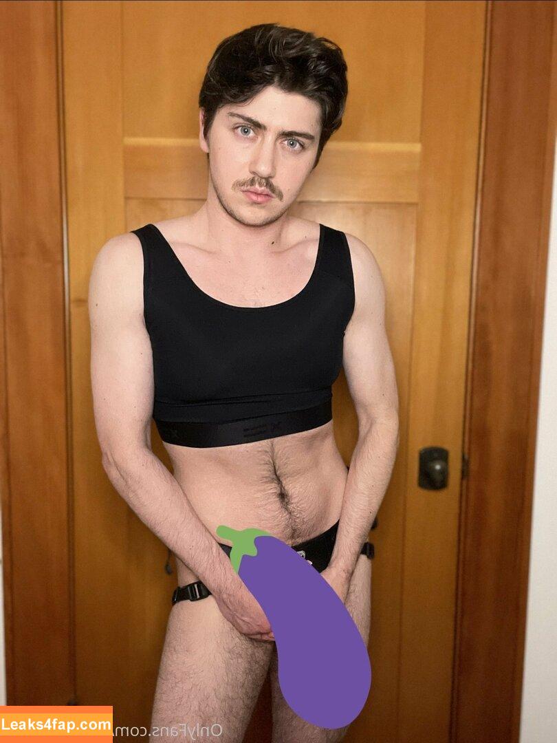 transtrentfree / toesaintfree leaked photo photo #0003