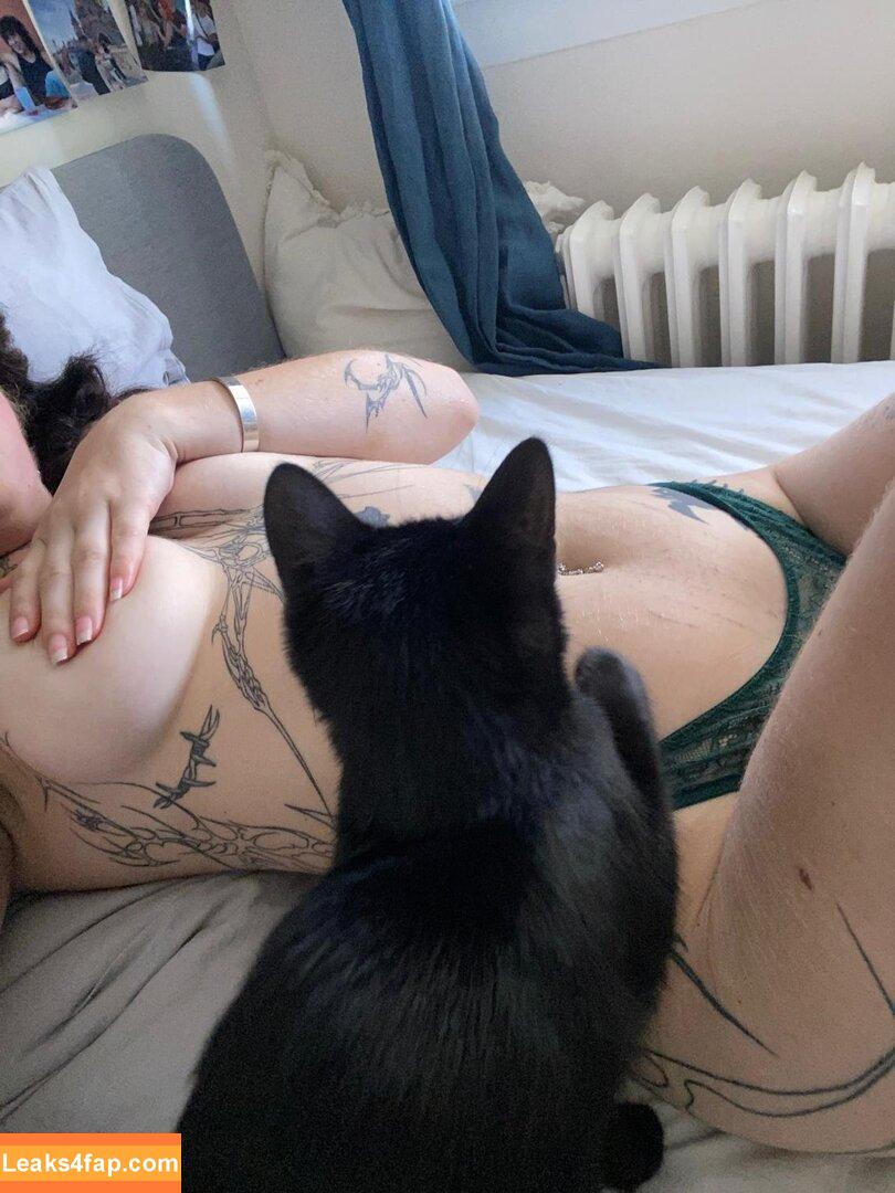 trashadele /  leaked photo photo #0003