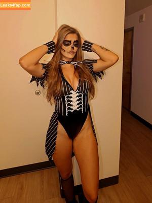 Treasure Rinaldi photo #0045