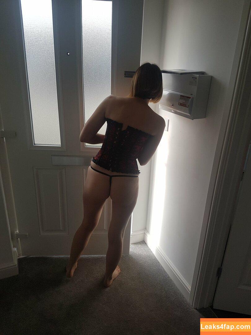 Trimalchio87 / Bee leaked photo photo #0157