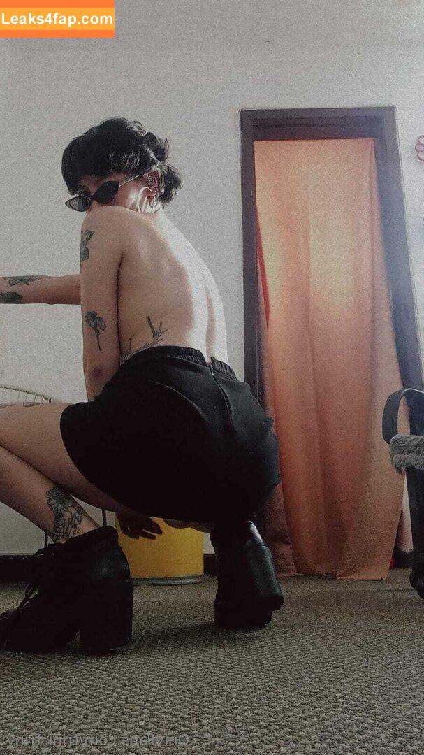 trini_triny / trini.triny leaked photo photo #0008