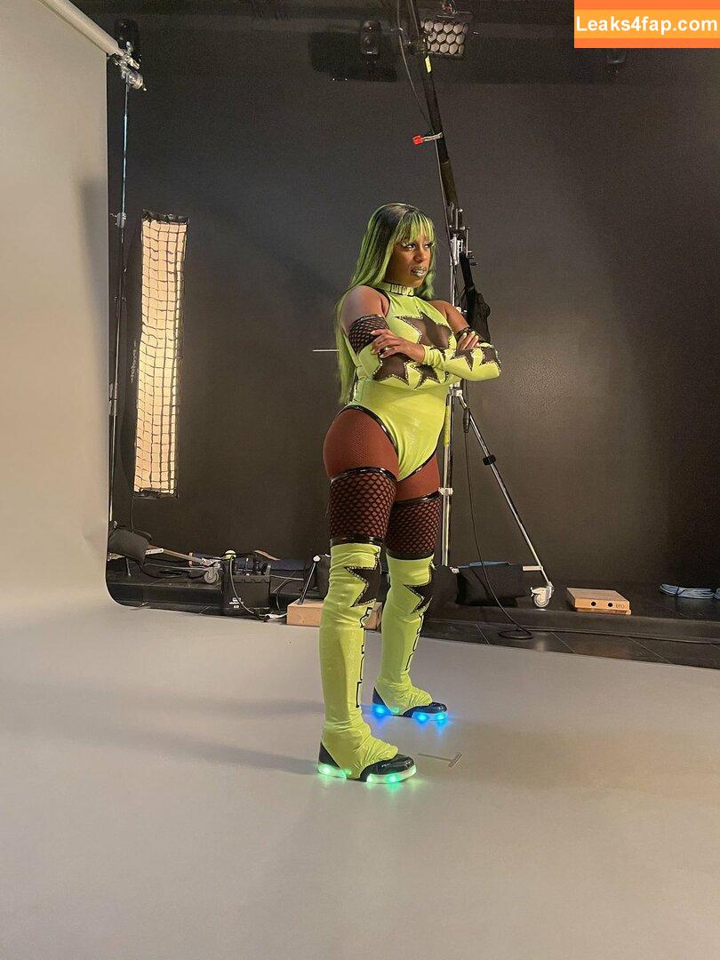 Trinity Fatu / trinity_fatu leaked photo photo #0040