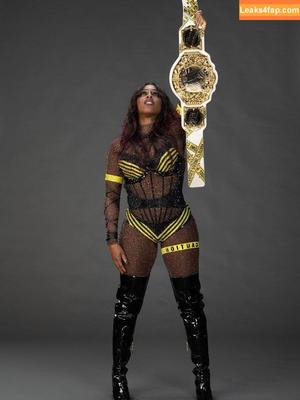 Trinity Fatu photo #0132