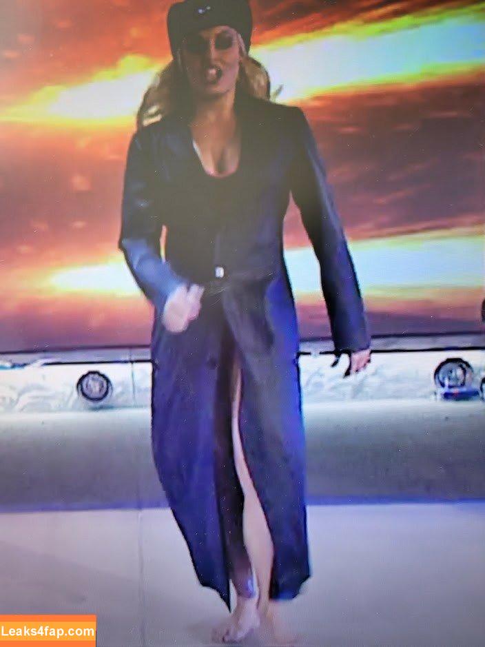 Trish Stratus / trishstratuscom leaked photo photo #0026