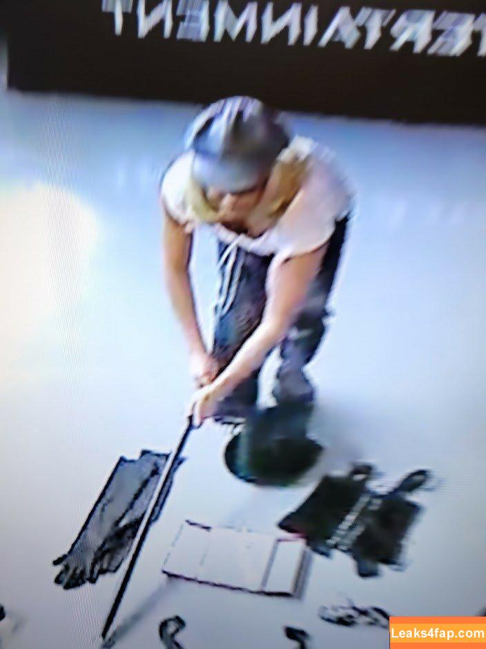 Trish Stratus / trishstratuscom leaked photo photo #0074