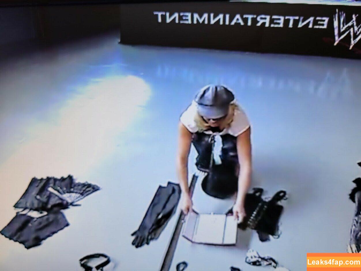 Trish Stratus / trishstratuscom leaked photo photo #0078