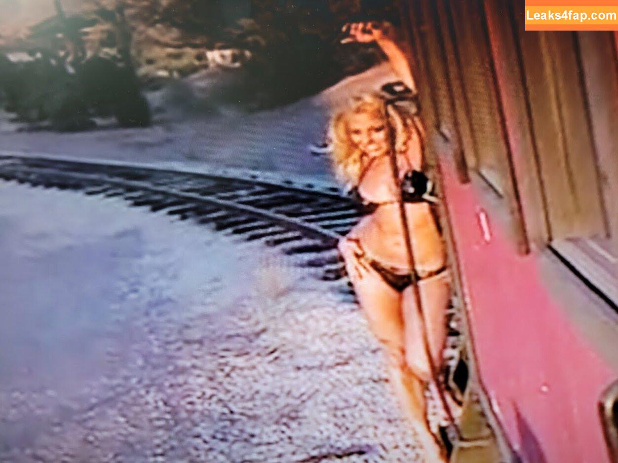 Trish Stratus / trishstratuscom leaked photo photo #0193