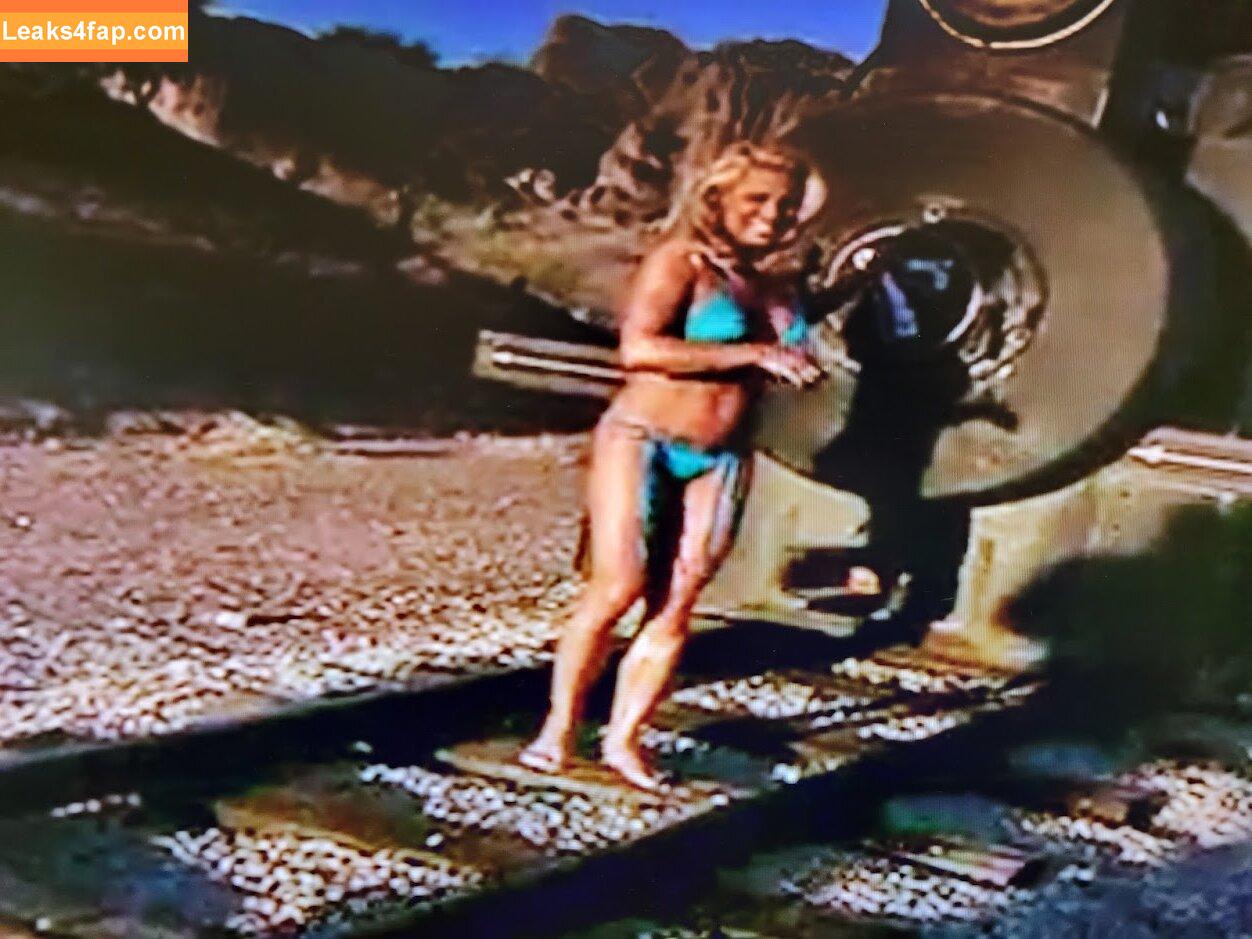 Trish Stratus / trishstratuscom leaked photo photo #0204