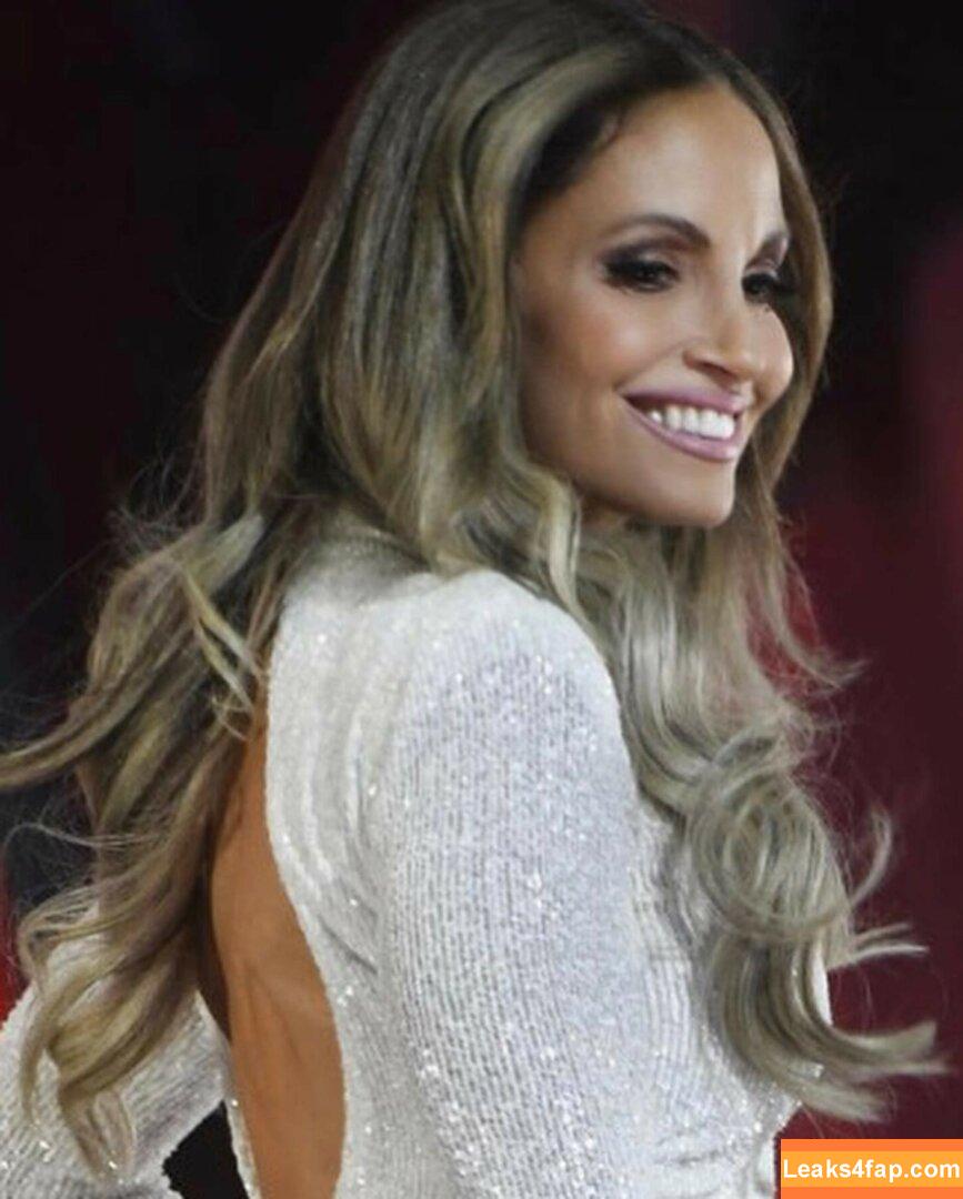 Trish Stratus / trishstratuscom leaked photo photo #0220
