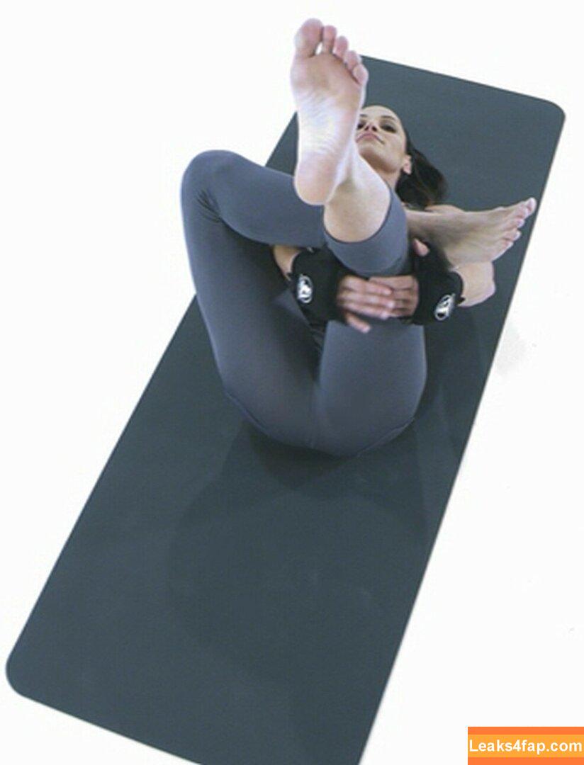 Trish Stratus / trishstratuscom слитое фото фото #0275