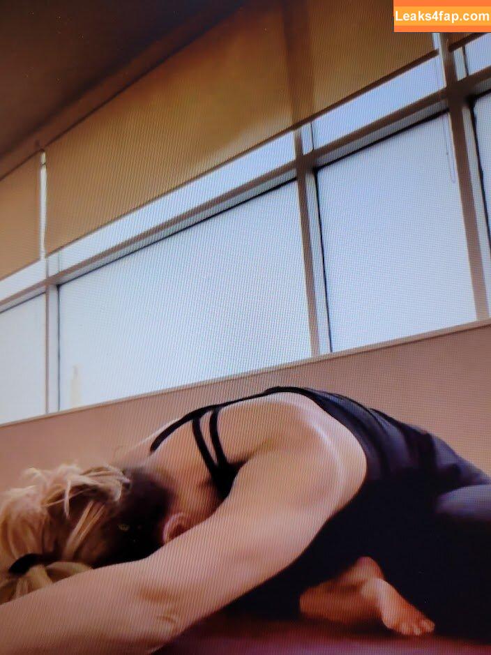 Trish Stratus / trishstratuscom leaked photo photo #0326