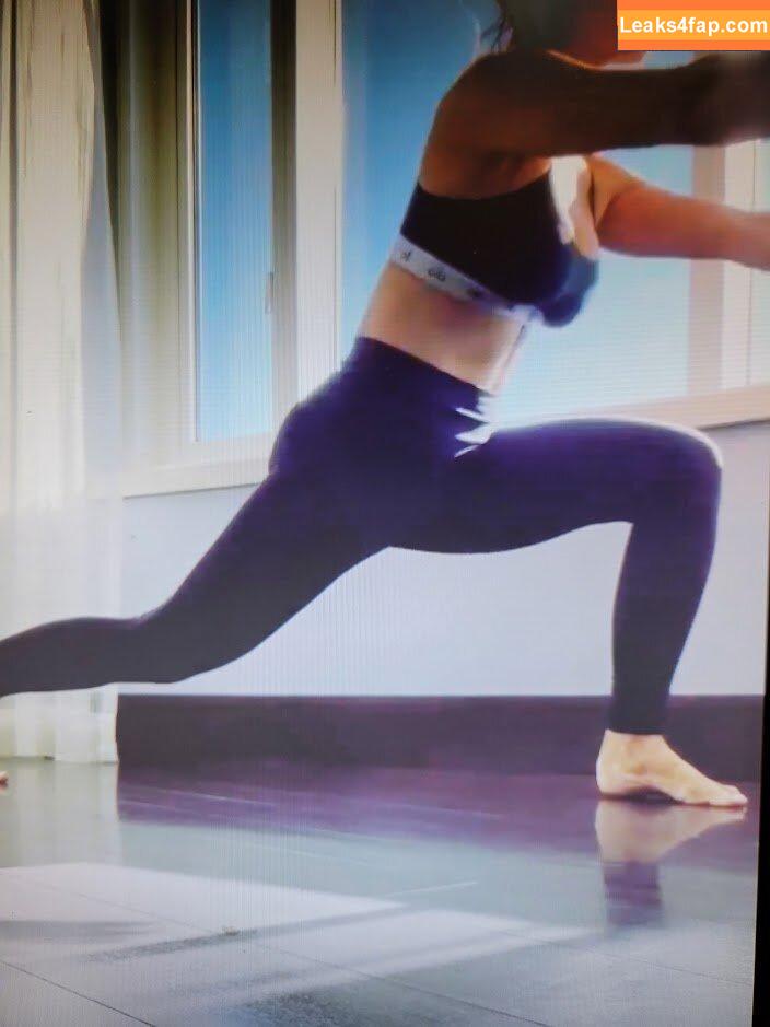 Trish Stratus / trishstratuscom leaked photo photo #0354