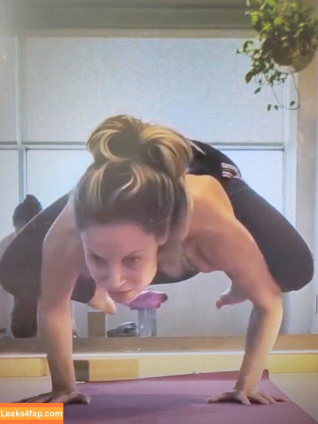 Trish Stratus / trishstratuscom leaked photo photo #0392