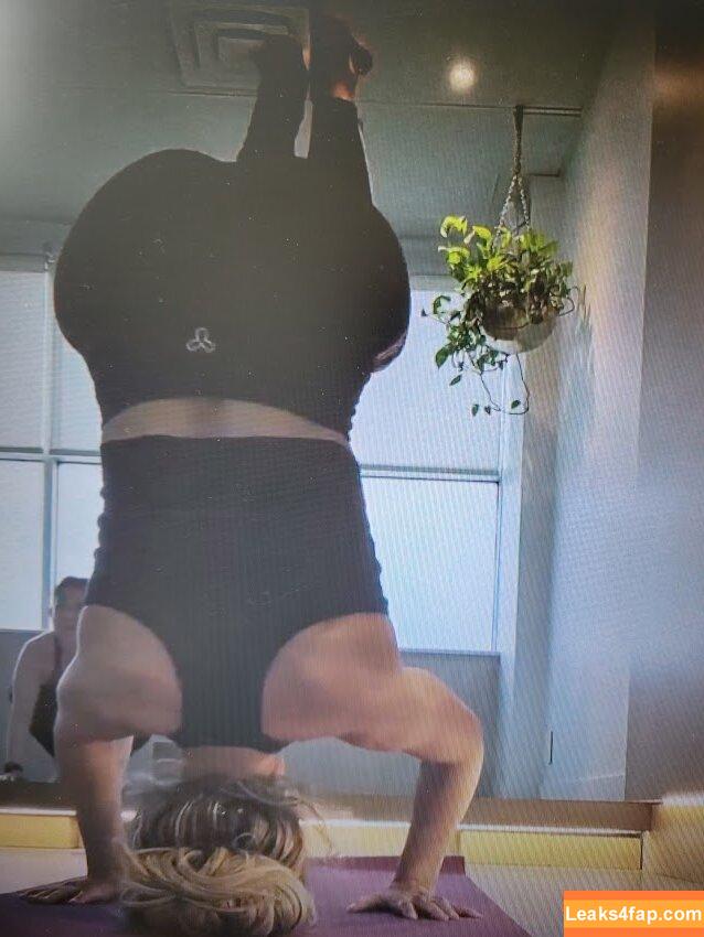 Trish Stratus / trishstratuscom leaked photo photo #0398