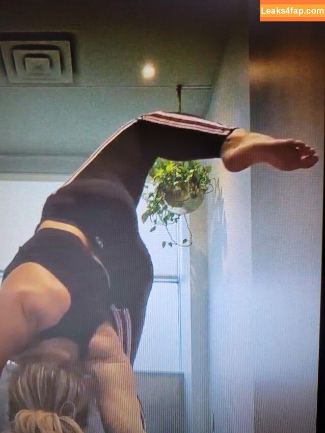 Trish Stratus / trishstratuscom leaked photo photo #0402