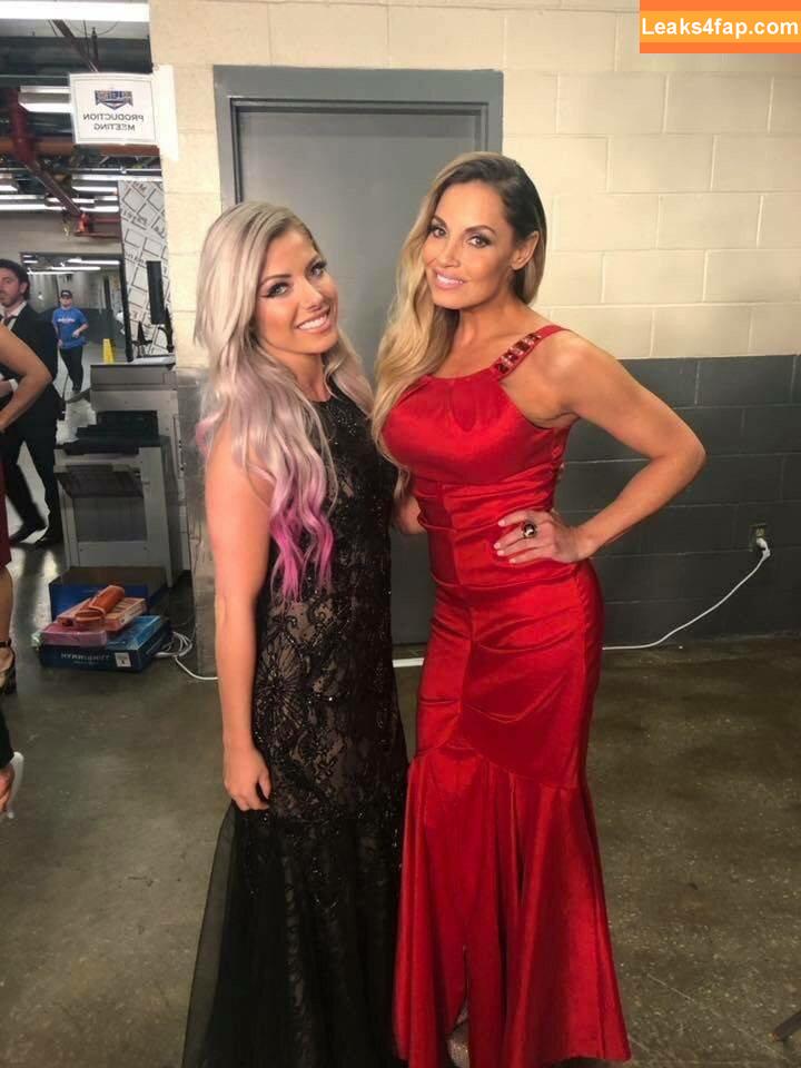 Trish Stratus / trishstratuscom leaked photo photo #0488