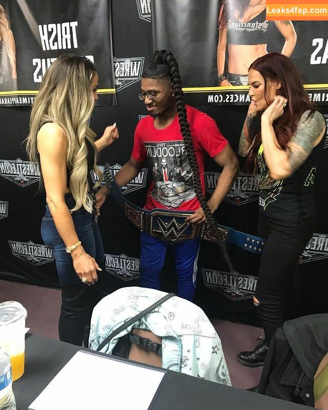 Trish Stratus / trishstratuscom leaked photo photo #0516