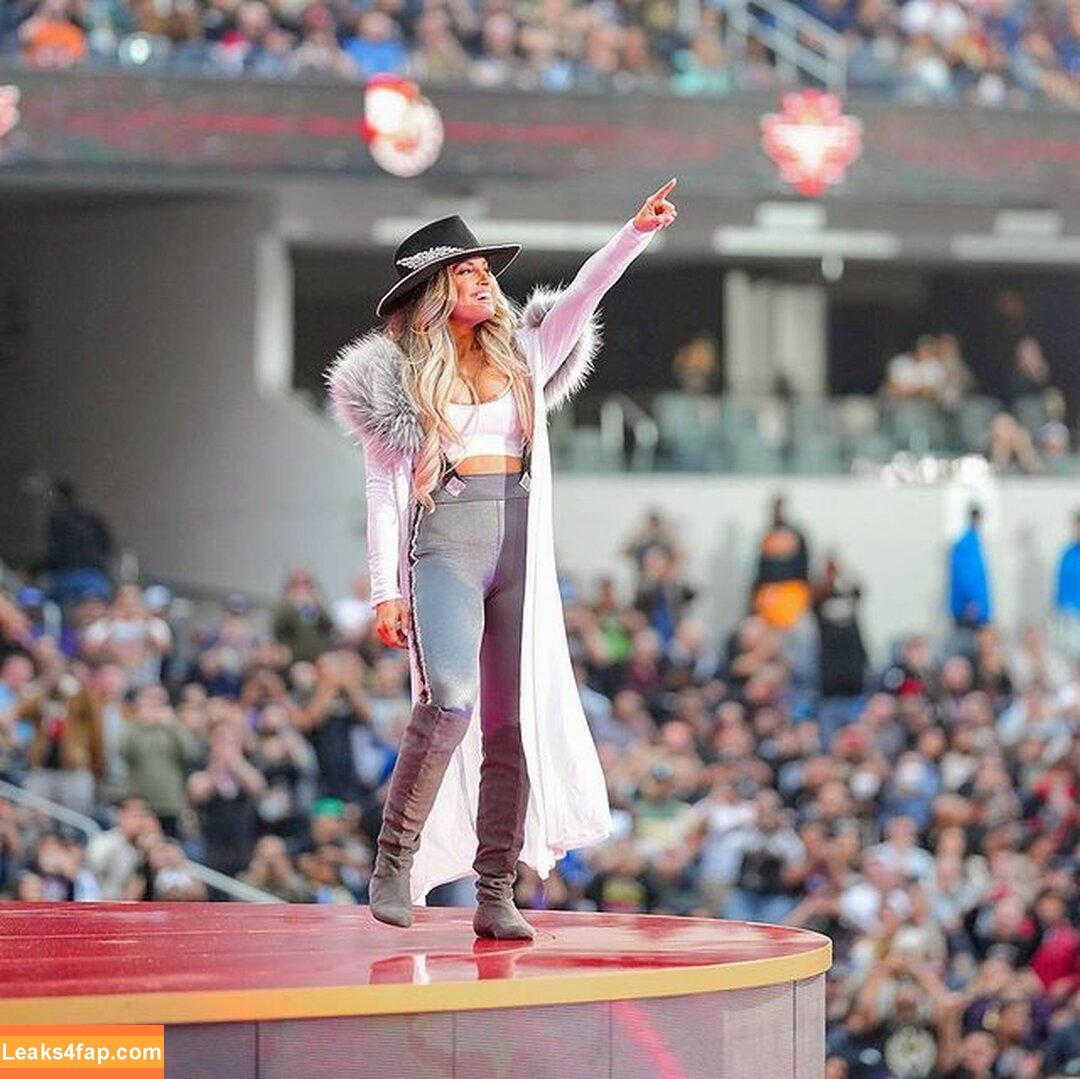 Trish Stratus / trishstratuscom leaked photo photo #0533