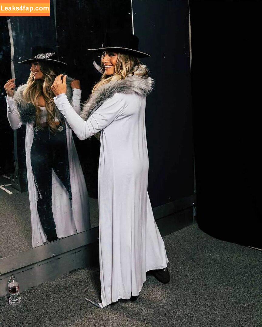 Trish Stratus / trishstratuscom слитое фото фото #0542