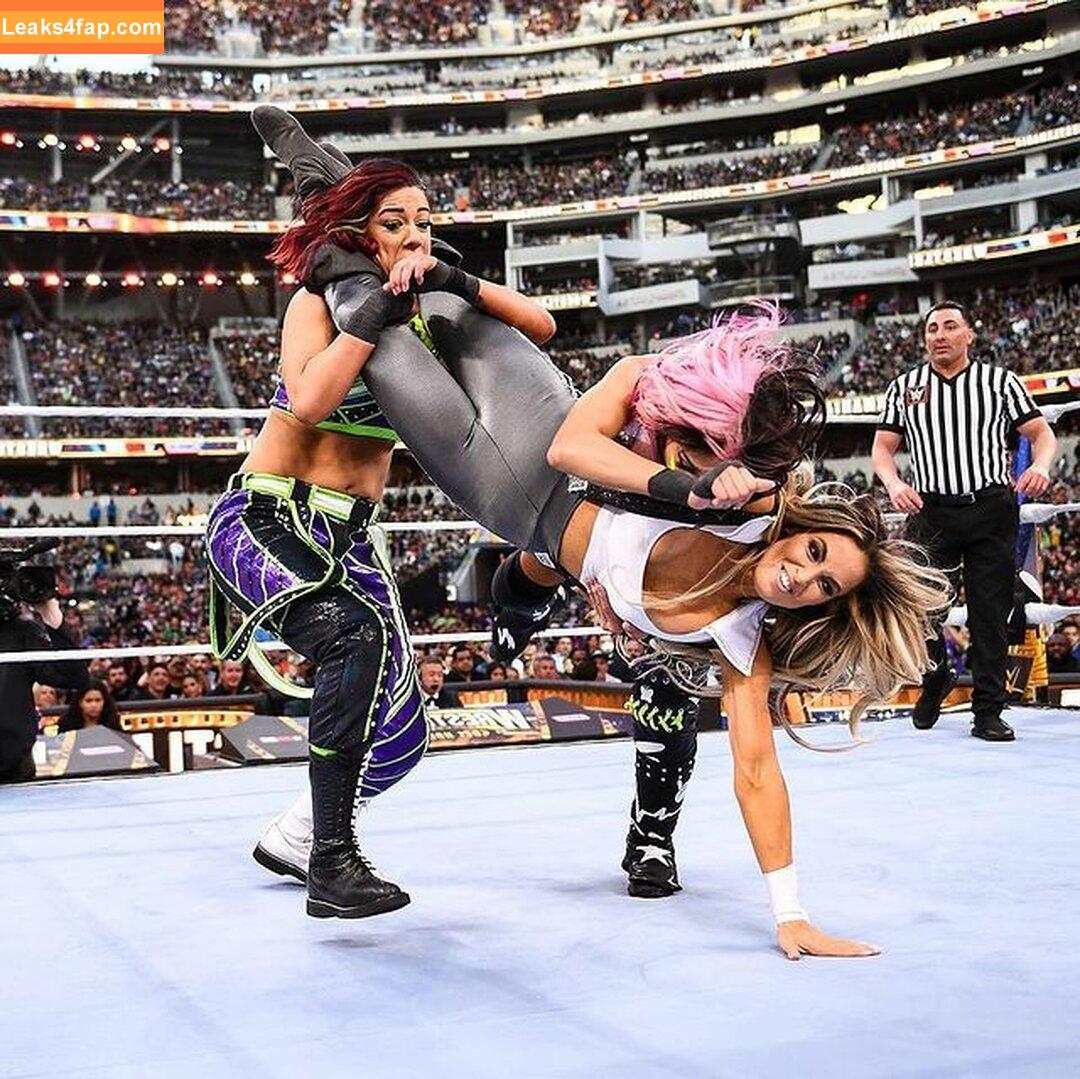 Trish Stratus / trishstratuscom leaked photo photo #0547