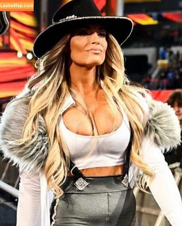 Trish Stratus / trishstratuscom leaked photo photo #0555