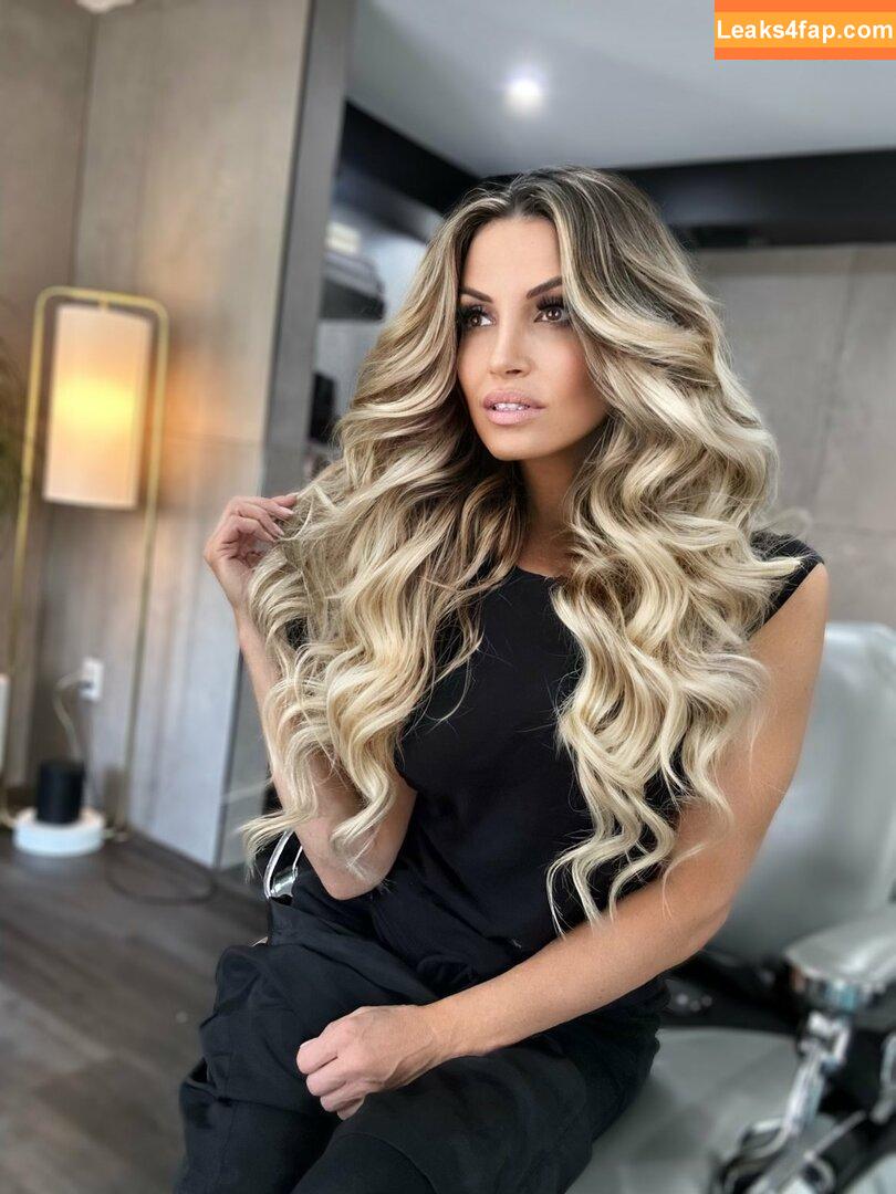 Trish Stratus / trishstratuscom leaked photo photo #0592