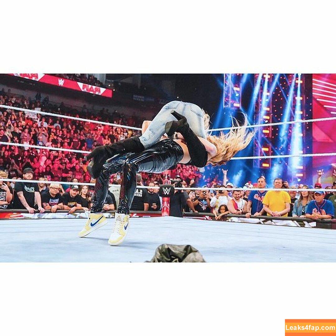 Trish Stratus / trishstratuscom leaked photo photo #0625