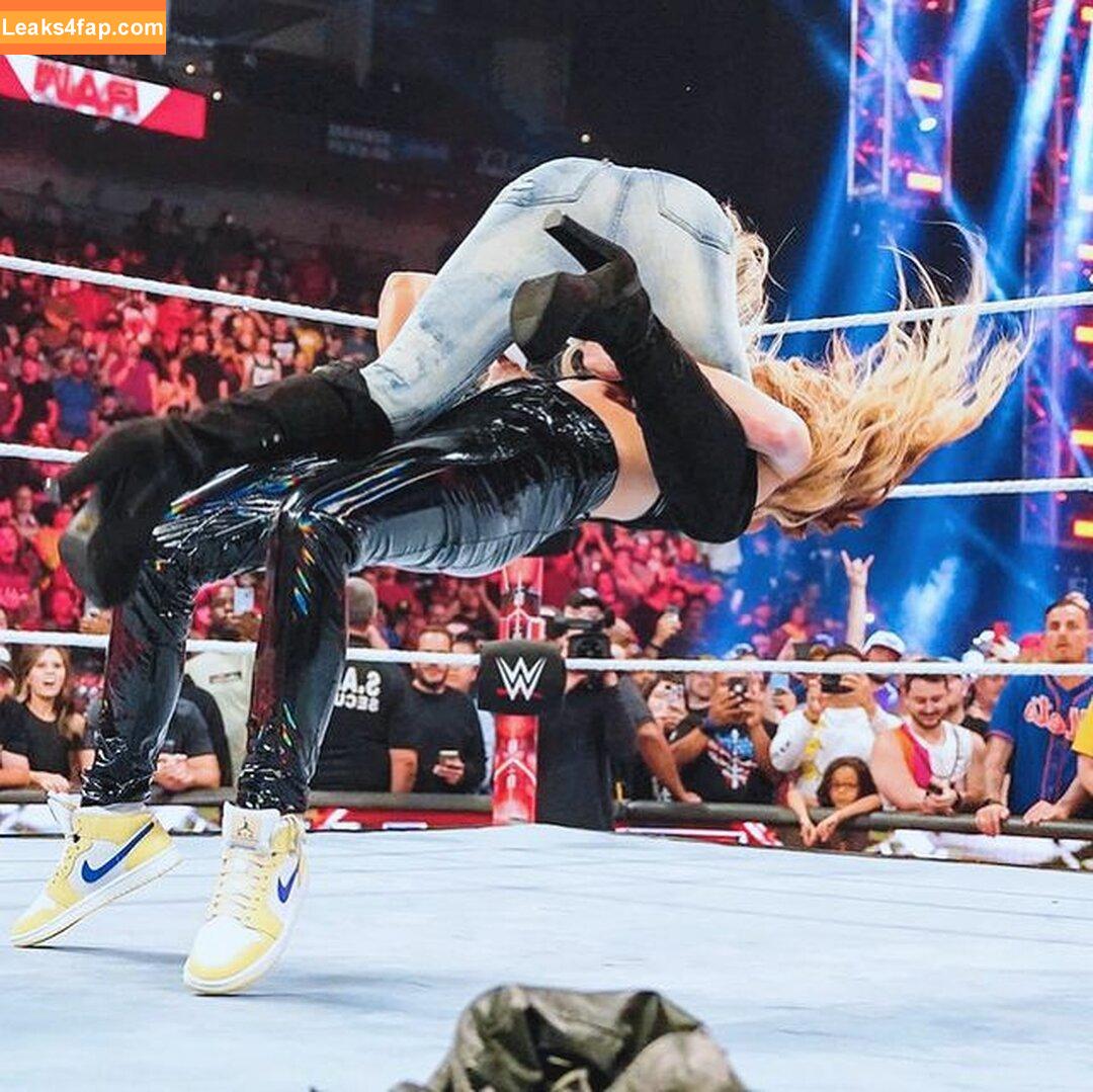 Trish Stratus / trishstratuscom leaked photo photo #0626