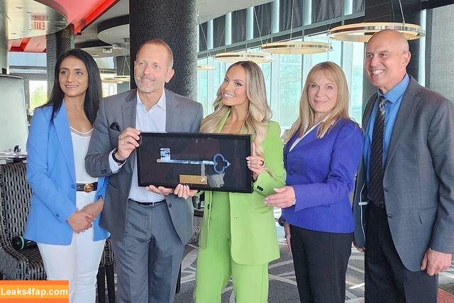 Trish Stratus / trishstratuscom leaked photo photo #0643