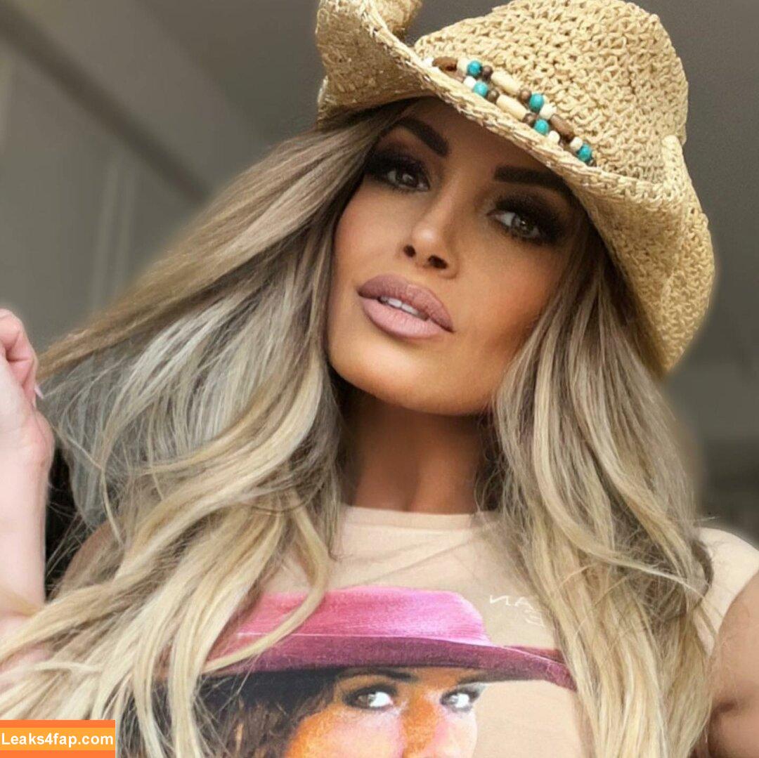 Trish Stratus / trishstratuscom leaked photo photo #0738