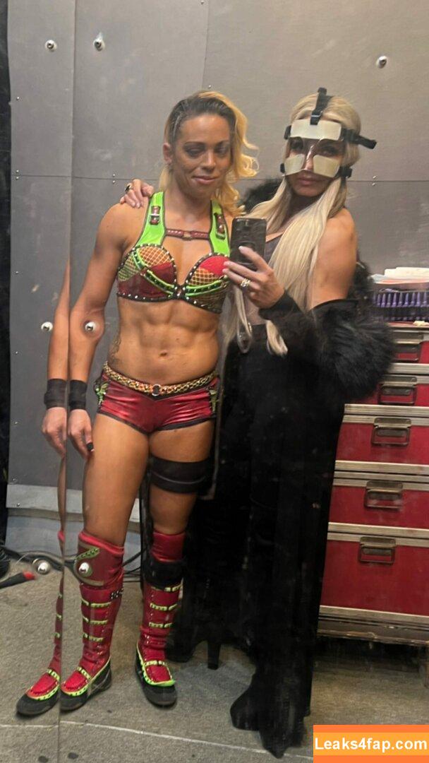 Trish Stratus / trishstratuscom leaked photo photo #0769