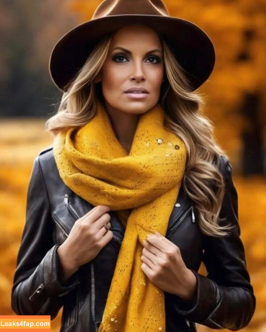 Trish Stratus / trishstratuscom leaked photo photo #0851