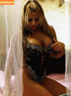 Trish Stratus photo #0230