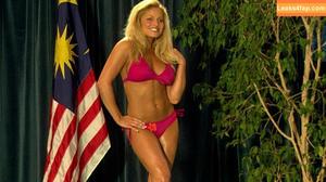 Trish Stratus photo #0302