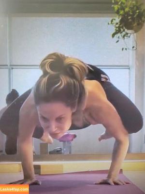 Trish Stratus photo #0392