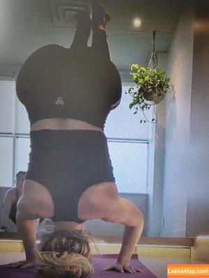 Trish Stratus photo #0398