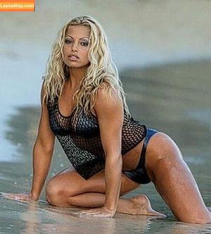 Trish Stratus photo #0450