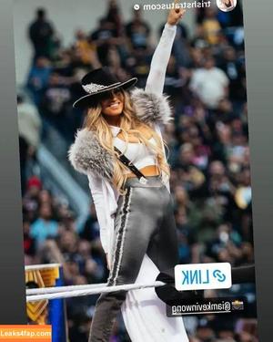 Trish Stratus photo #0527