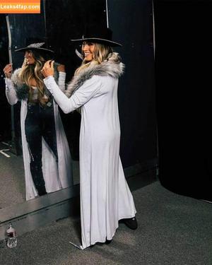 Trish Stratus photo #0542