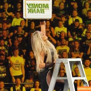 Trish Stratus photo #0751