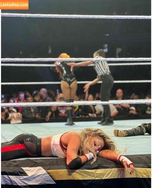 Trish Stratus photo #0820