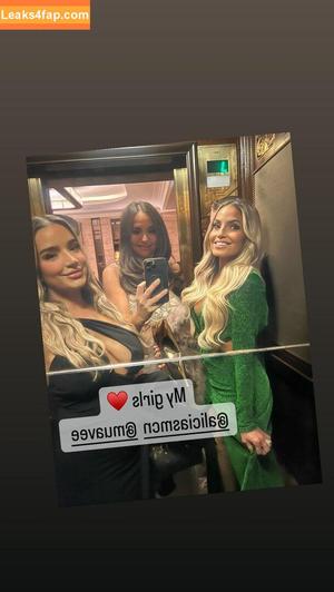 Trish Stratus photo #0928