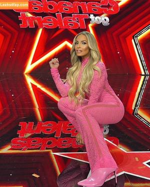 Trish Stratus photo #0943